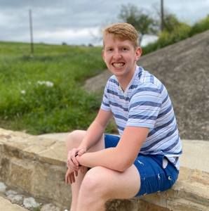 Meet your Posher, Ethan